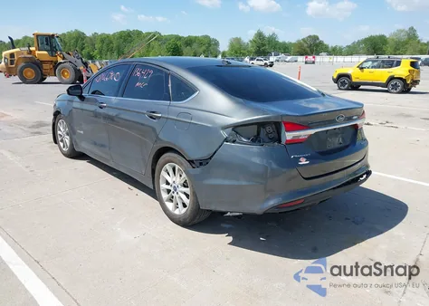 2017 Ford Fusion Hybrid Se z USA, uszkodzony, nr VIN 3FA6P0LU4HR374259
